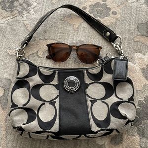 Coach small shoulder bag. Gray with black logo